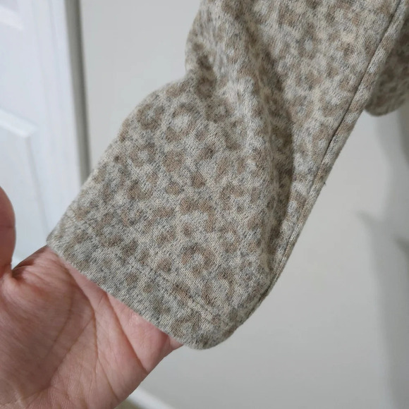 ZARA Nwt Soft Touch Animal Print Long Sleeve Turtleneck, Taupe, Light Brown, S - Picture 5 of 13